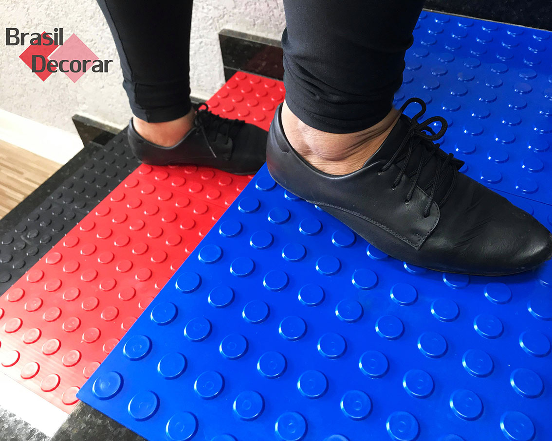 Imagem ilustrativa de Piso pastilhado